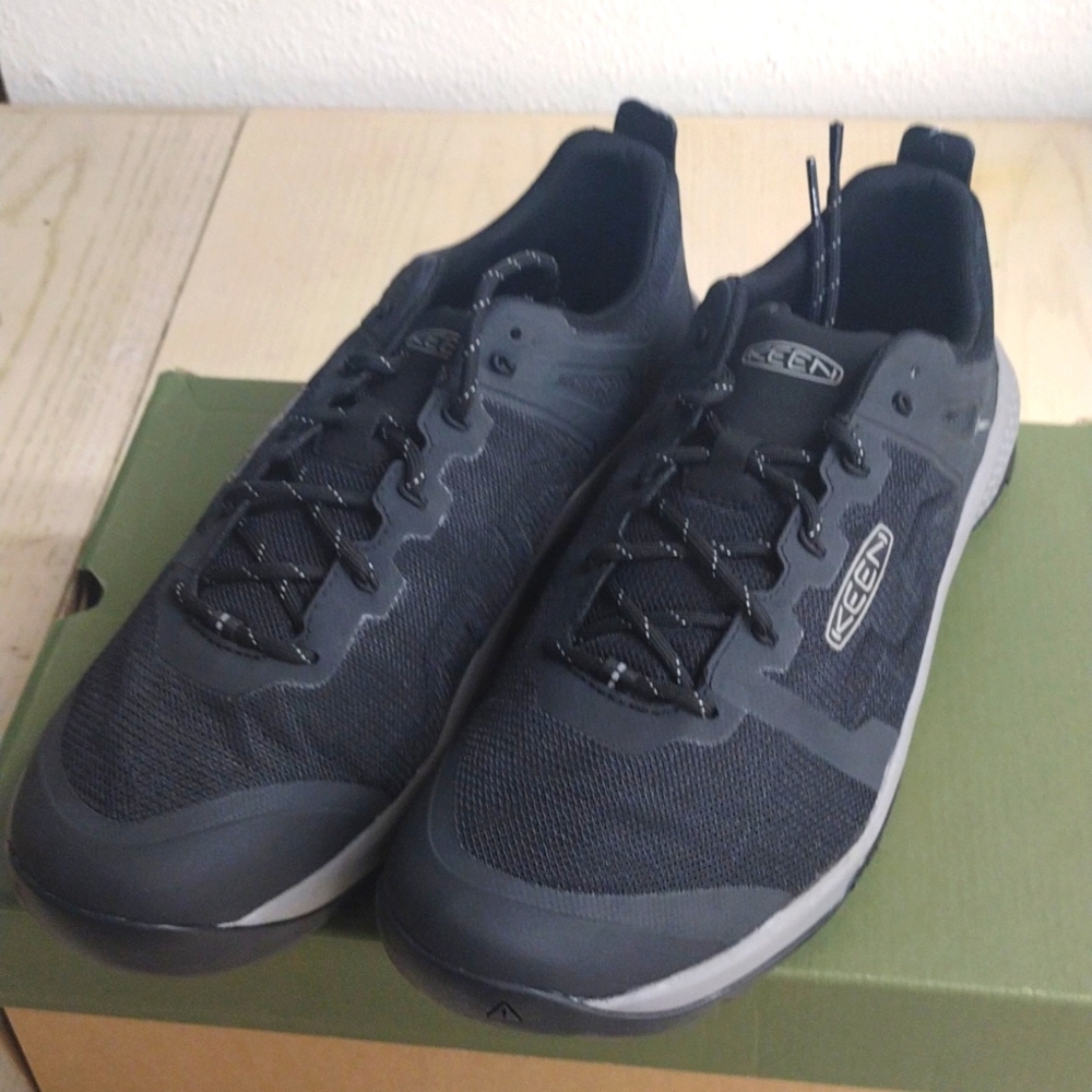 KEEN EXPLORE VENT Hiking Shoes! - Picture 2 of 5